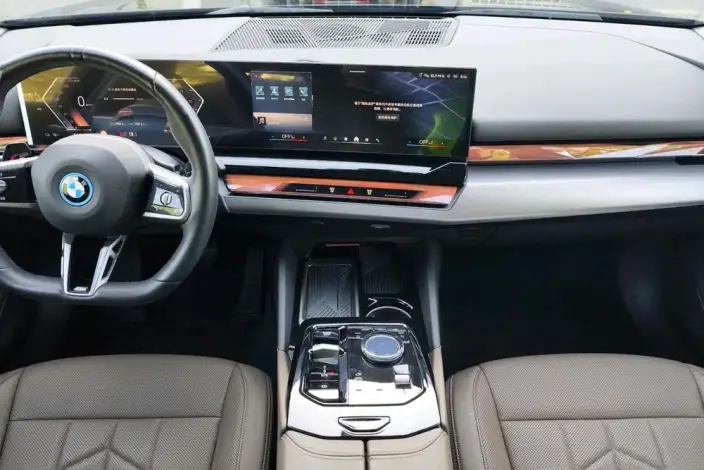 BMW i5 2025 Model eDrive35L M Sports Set – фото 7