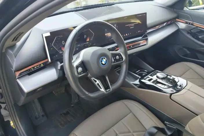 BMW i5 2025 Model eDrive35L M Sports Set – фото 8