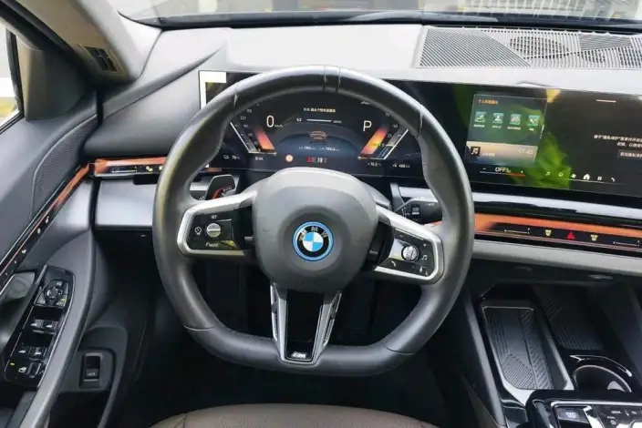 BMW i5 2025 Model eDrive35L M Sports Set – фото 10