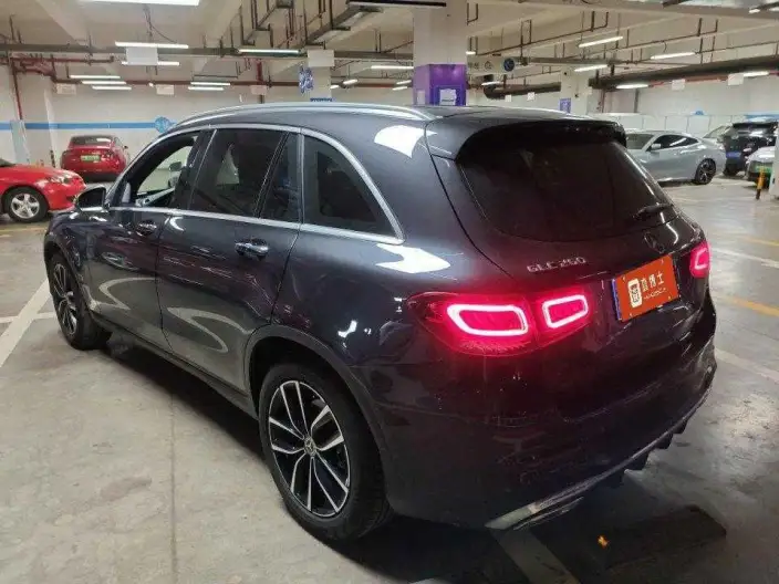 Mercedes-Benz GLC 2021 Model GLC 260 L 4MATIC Luxury Model – фото 3