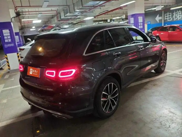 Mercedes-Benz GLC 2021 Model GLC 260 L 4MATIC Luxury Model – фото 4