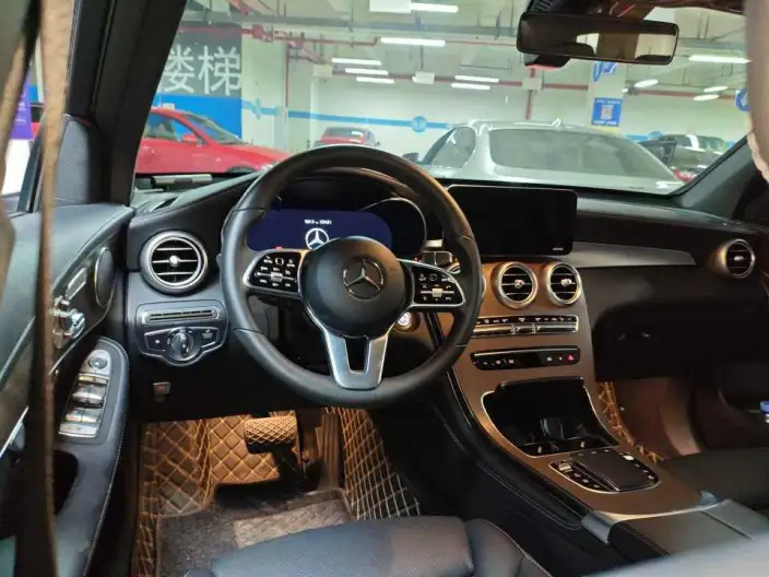 Mercedes-Benz GLC 2021 Model GLC 260 L 4MATIC Luxury Model – фото 6