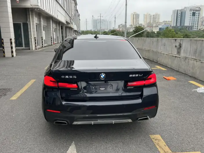 BMW 5 Series 2022 Model Facelift 525Li M Sports Set – фото 5