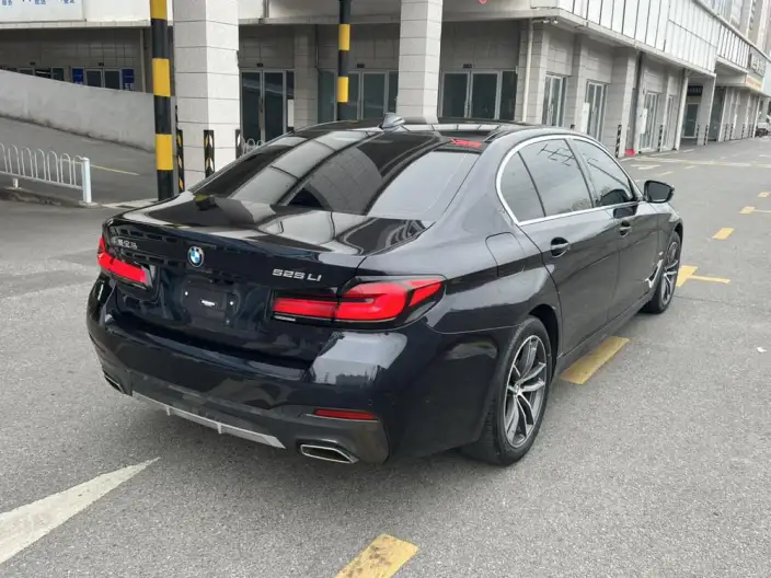 BMW 5 Series 2022 Model Facelift 525Li M Sports Set – фото 6