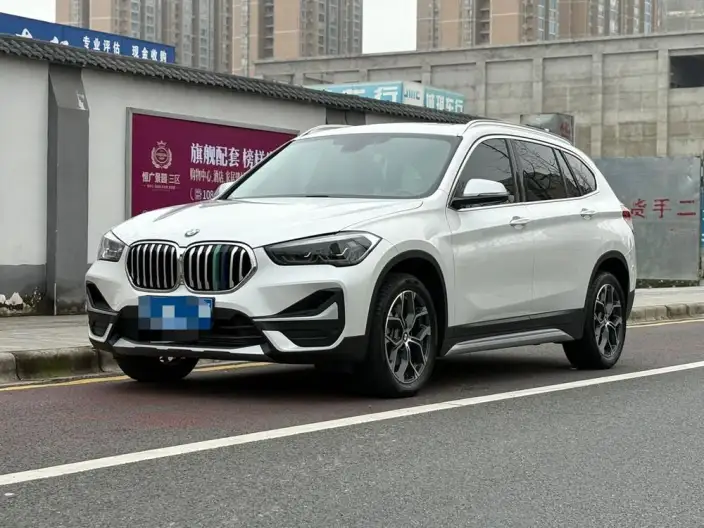 BMW X1 2022 Model sDrive20Li Fashion Model – фото 1
