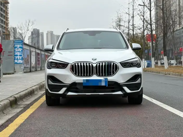 BMW X1 2022 Model sDrive20Li Fashion Model – фото 2
