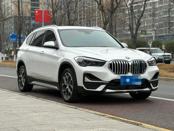 BMW X1 2022 Model sDrive20Li Fashion Model – фото 3