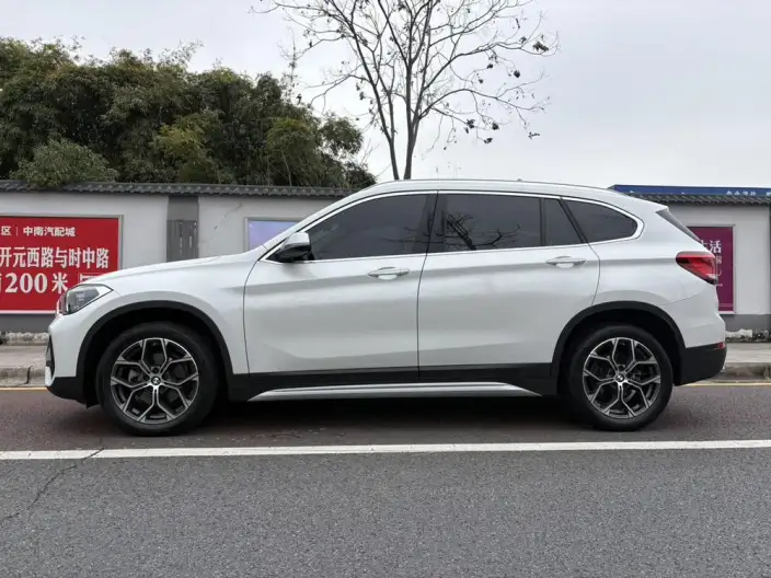 BMW X1 2022 Model sDrive20Li Fashion Model – фото 4
