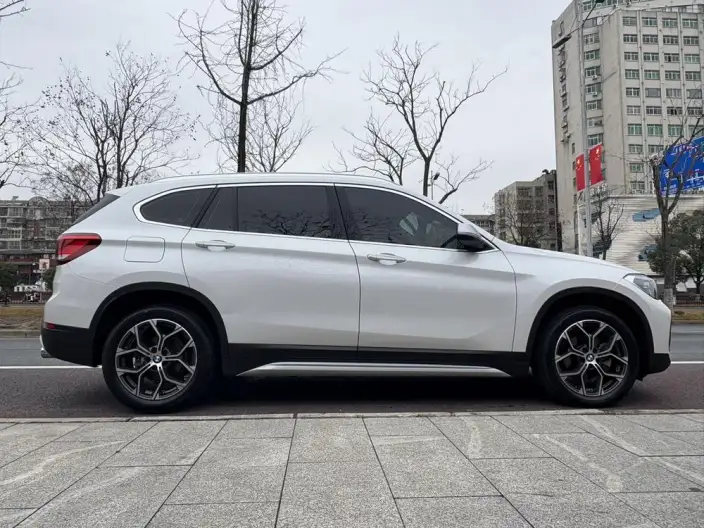 BMW X1 2022 Model sDrive20Li Fashion Model – фото 8