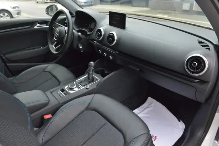 Audi A3 2020 Model Sportback 35 TFSI Fashion Model China VI – фото 9