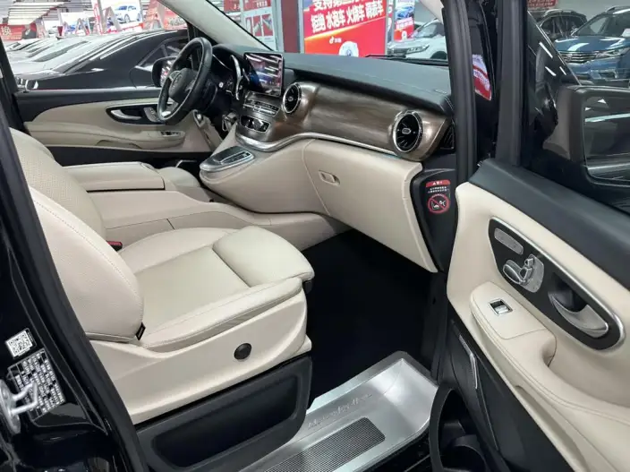 Mercedes-Benz V-Class 2022 Model V 260 Premium Edition – фото 7