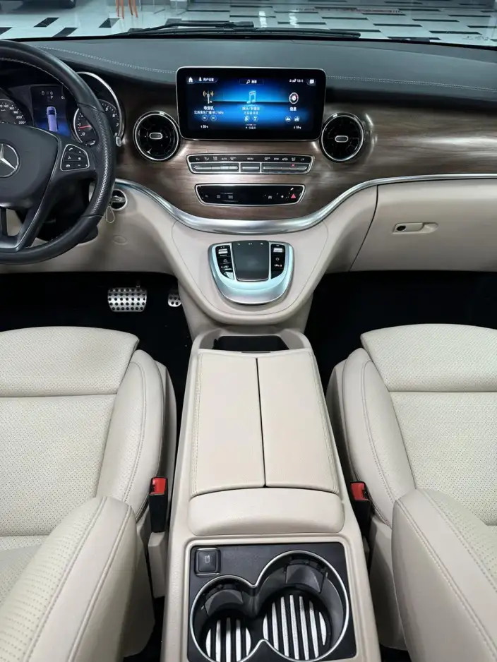 Mercedes-Benz V-Class 2022 Model V 260 Premium Edition – фото 9