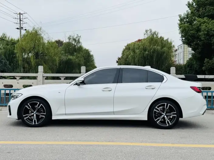 BMW 3 Series 2022 Model Facelift 325i M Sports Set – фото 4