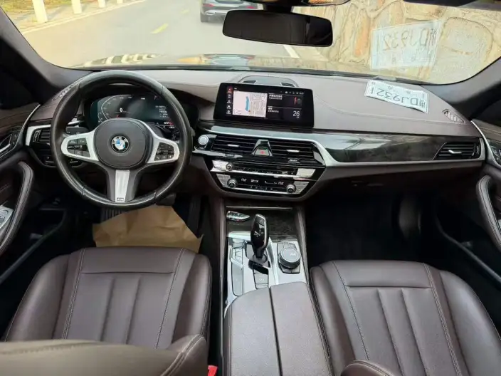 BMW 5 Series 2020 Model 525Li M Sports Set – фото 7