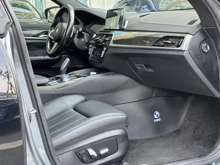 BMW 6 Series GT 2020 Model 630i M Sports Set – фото 8