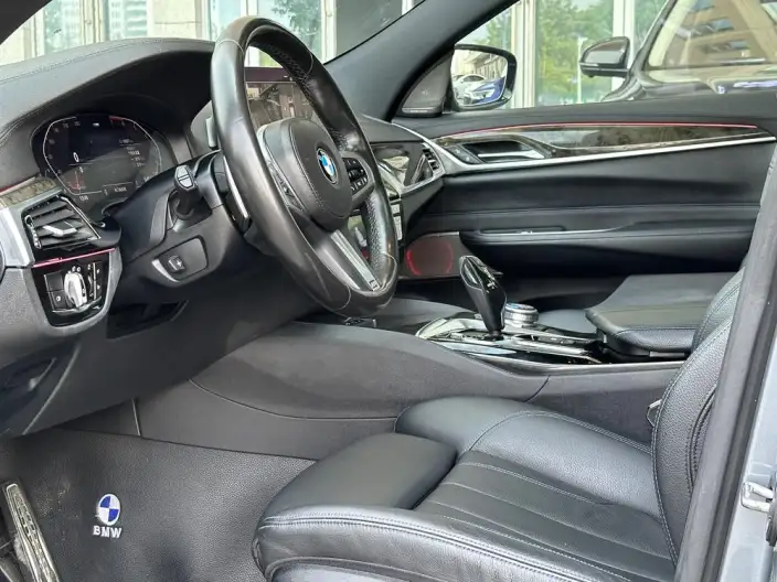 BMW 6 Series GT 2020 Model 630i M Sports Set – фото 10