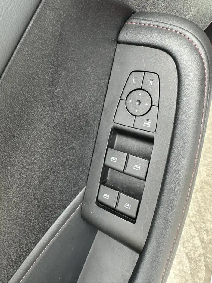 Roewe i5 2023 Model 1.5L CVT Zunrong Edition – фото 7