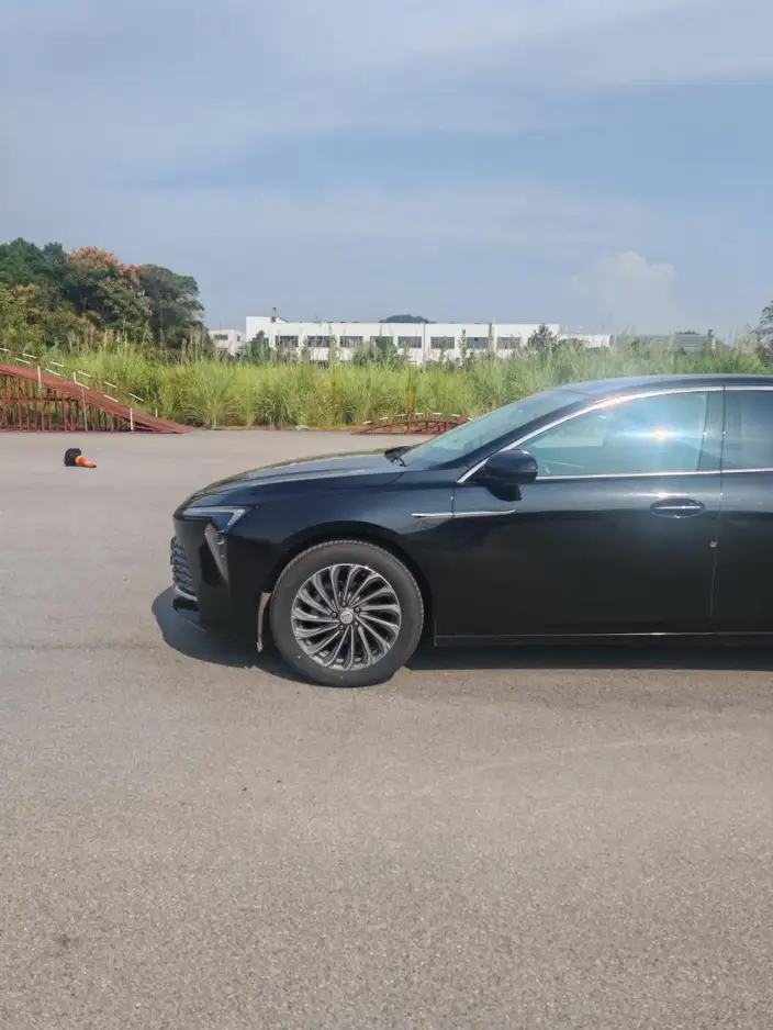 Buick LaCrosse 2024 Model 28T Automatic Yue Zun Edition – фото 9