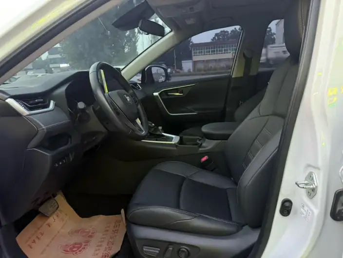 Toyota Wildlander 2022 Model 2.0L 2WD Deluxe Edition – фото 8