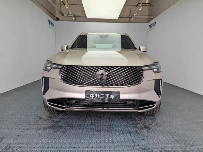 Volvo XC90 2025 Model Facelift B6 Smart Range Deluxe Edition 6 seat – фото 2