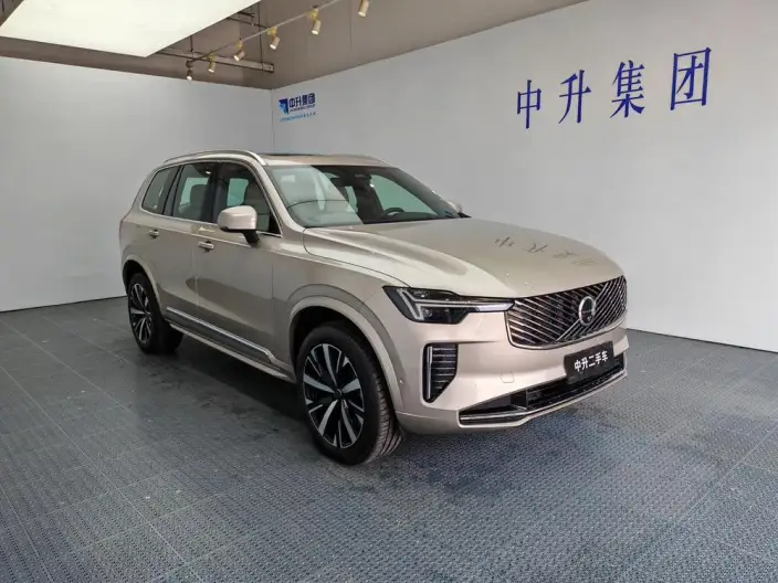 Volvo XC90 2025 Model Facelift B6 Smart Range Deluxe Edition 6 seat – фото 3
