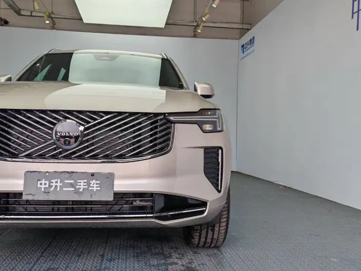 Volvo XC90 2025 Model Facelift B6 Smart Range Deluxe Edition 6 seat – фото 9