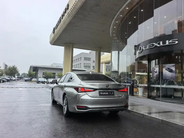Lexus ES 2022 Model 200 Superior Edition – фото 5