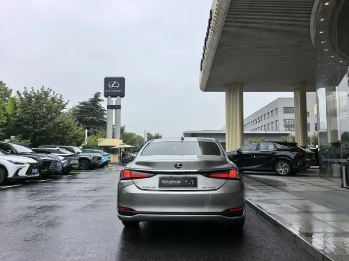 Lexus ES 2022 Model 200 Superior Edition – фото 6