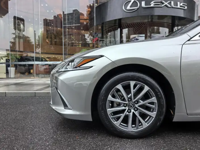 Lexus ES 2022 Model 200 Superior Edition – фото 8