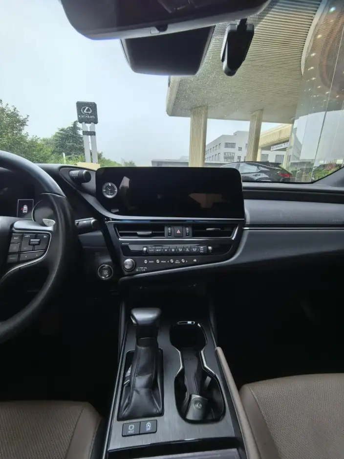 Lexus ES 2022 Model 200 Superior Edition – фото 10