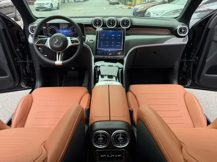 Mercedes-Benz GLC 2024 Model GLC 260 L 4MATIC Dynamic Model 5 seat – фото 7