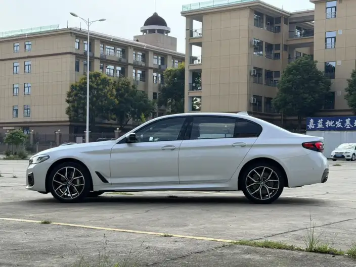 BMW 5 Series 2023 Model 530Li Exclusive Model M Sports Set – фото 3