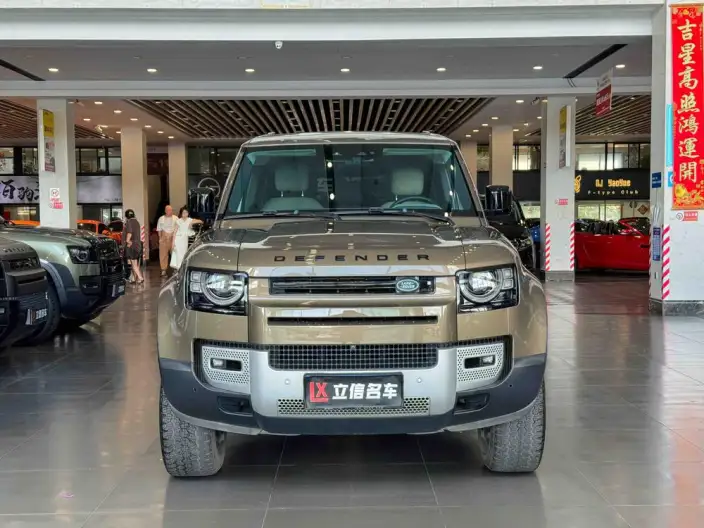 Land Rover Defender 2020 Model 110 P400 HSE – фото 2