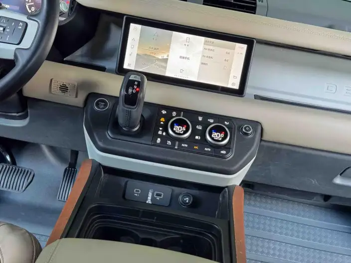 Land Rover Defender 2020 Model 110 P400 HSE – фото 10