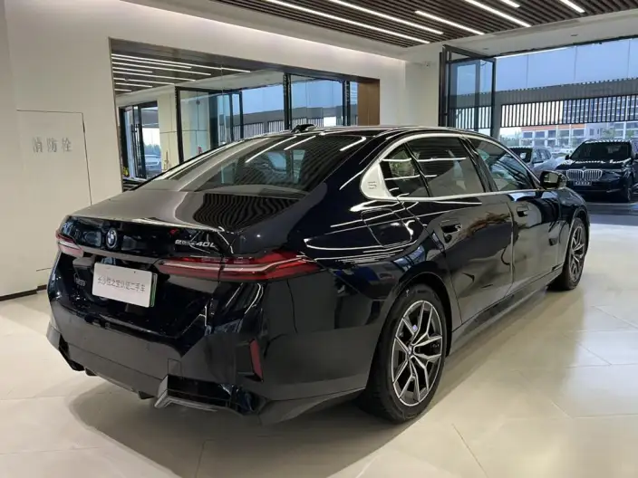 BMW i5 2025 Model eDrive40L M Sports Set – фото 6