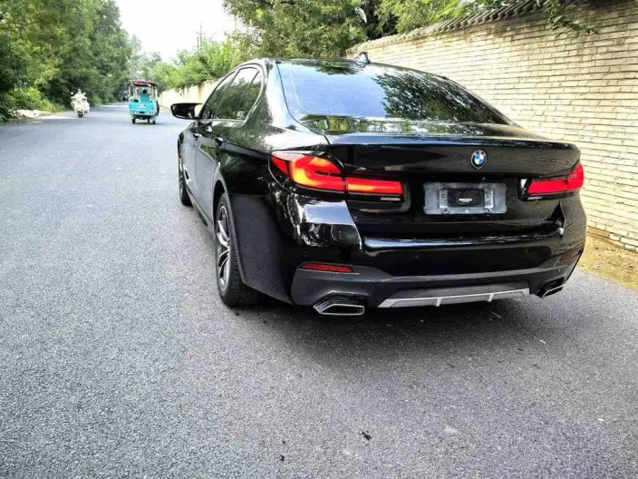 BMW 5 Series 2022 Model Facelift II 525Li M Sports Set – фото 4