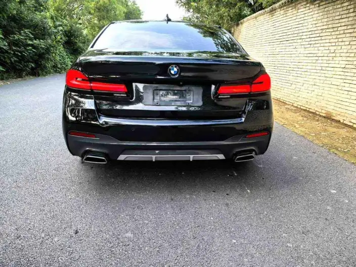 BMW 5 Series 2022 Model Facelift II 525Li M Sports Set – фото 5