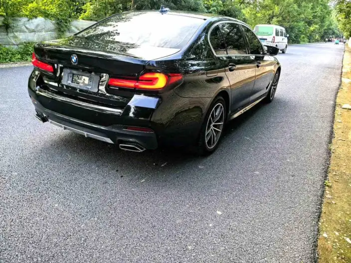 BMW 5 Series 2022 Model Facelift II 525Li M Sports Set – фото 6