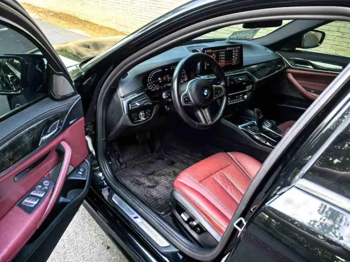 BMW 5 Series 2022 Model Facelift II 525Li M Sports Set – фото 8