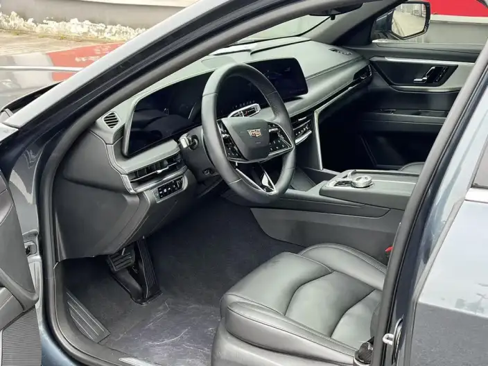 Cadillac CT6 2023 Model 28T Fashion Model – фото 8