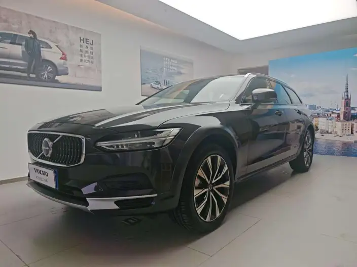 Volvo V90 2025 Model Cross Country B5 AWD Zhiyuan Edition – фото 1