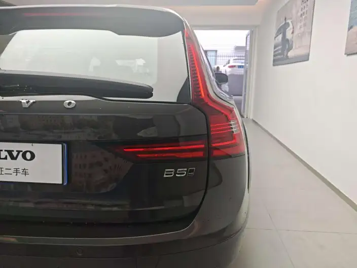 Volvo V90 2025 Model Cross Country B5 AWD Zhiyuan Edition – фото 10