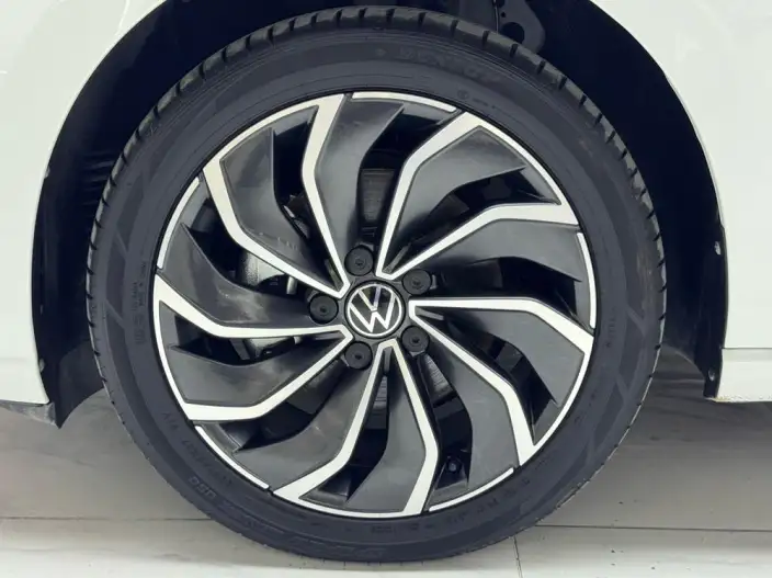Volkswagen Golf 2023 Model Facelift 200TSI DSG Pro – фото 8