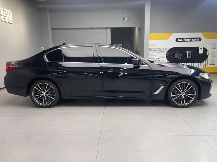 BMW 5 Series 2023 Model 530Li Leading Model M Sports Set – фото 8