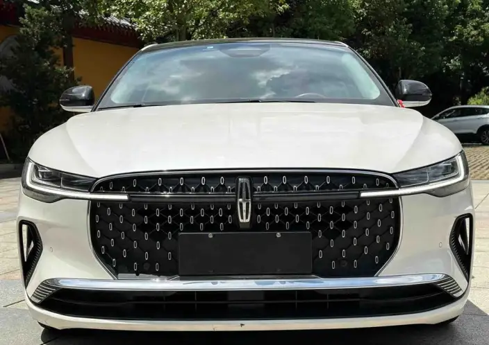 Lincoln Z 2024 Model 2.0T Zun Shang Edition – фото 2