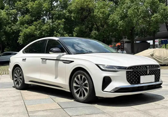 Lincoln Z 2024 Model 2.0T Zun Shang Edition – фото 3