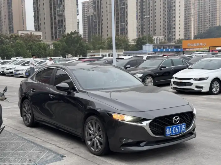 Mazda3 Axela 2021 Model 2.0L Automatic Zhi Ya Edition – фото 3
