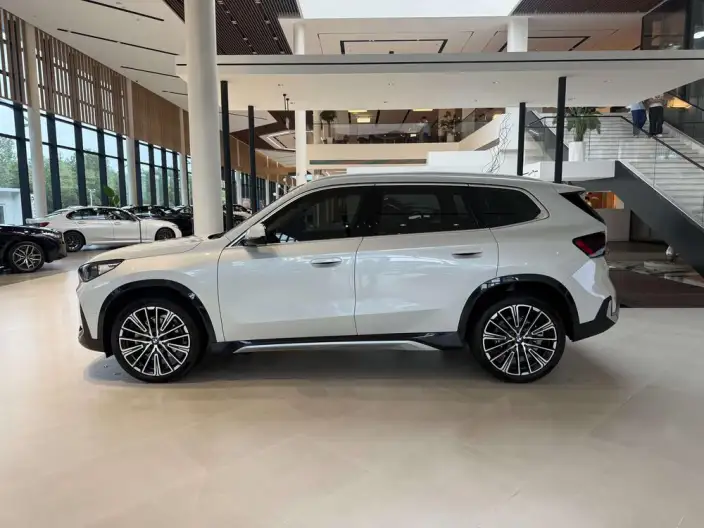 BMW X1 2023 Model xDrive25Li X Design Set – фото 3
