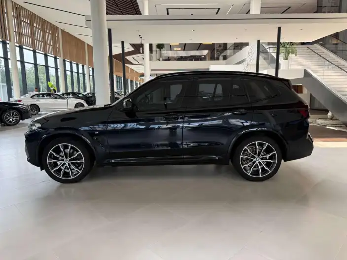 BMW X3 2023 Model xDrive30i Leading Model M Night Set – фото 3