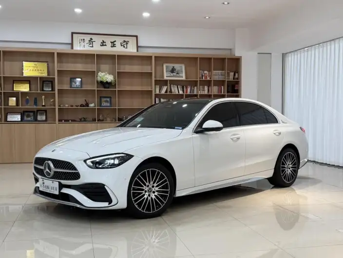 Mercedes-Benz C-Class 2023 Model Facelift C 260 L Sports Edition – фото 1